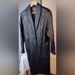 Woman's Black Leather Trenchcoat G-111